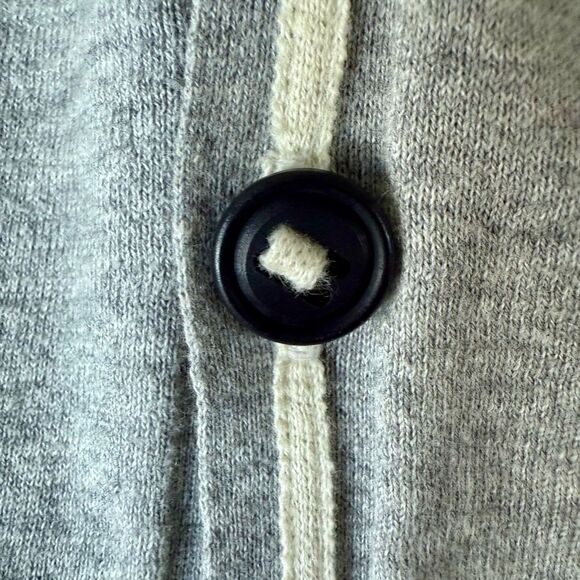 Club Monaco Cashmere Blend Sleeveless Cardigan Vest - Picture 5 of 8